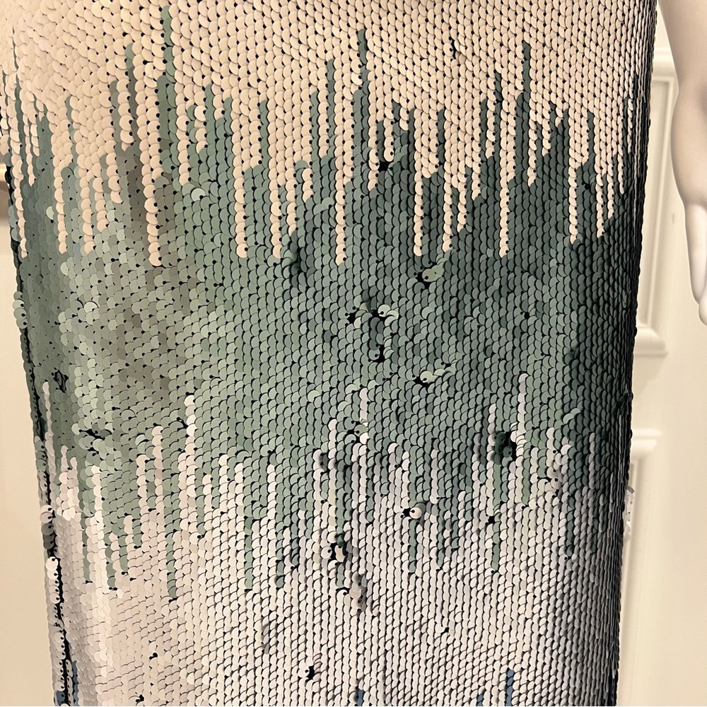 Le Superbe Liza midi sequin pencil skirt in a Green and Blue Sequin size Large - Picture 11 of 13